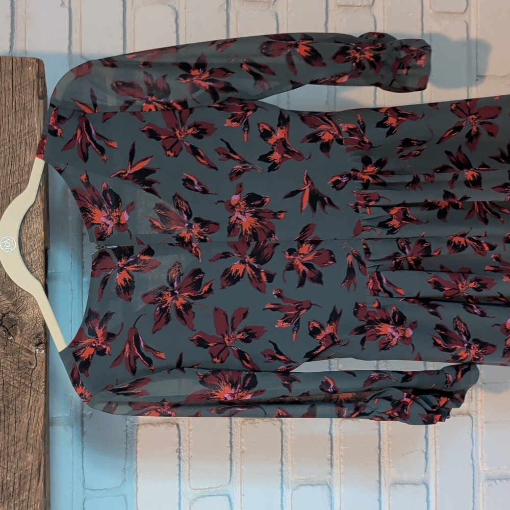 Madewell Moonblossom Ruffle-Sleeve Dress in the Winter Orchid floral pattern.  - Picture 8 of 8